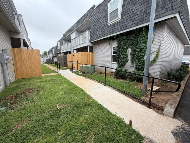 11421 N May Avenue A, Oklahoma City, OK 73120