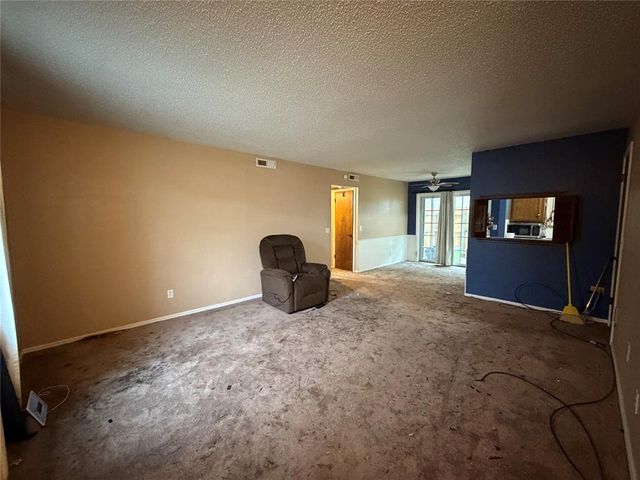 11421 N May Avenue A, Oklahoma City, OK 73120