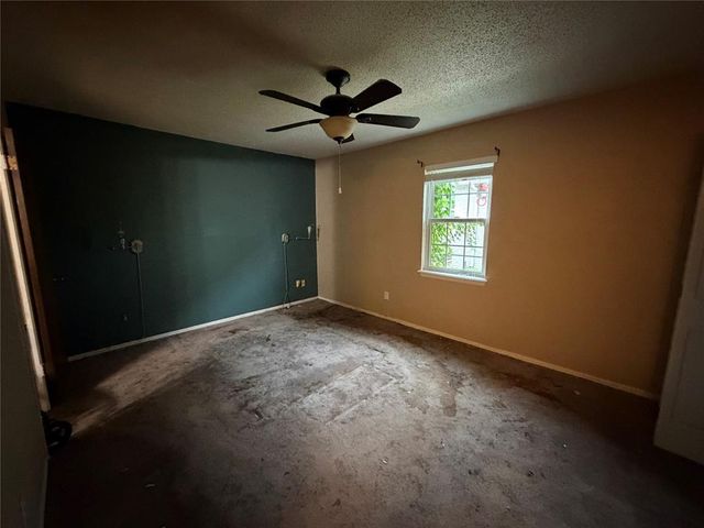 11421 N May Avenue A, Oklahoma City, OK 73120