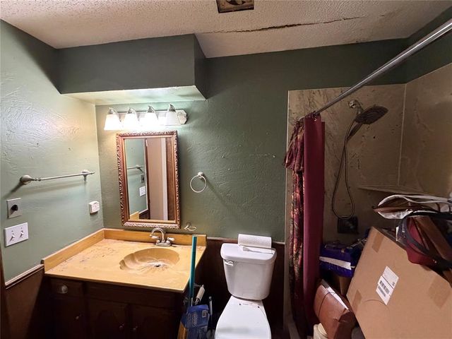 11421 N May Avenue A, Oklahoma City, OK 73120