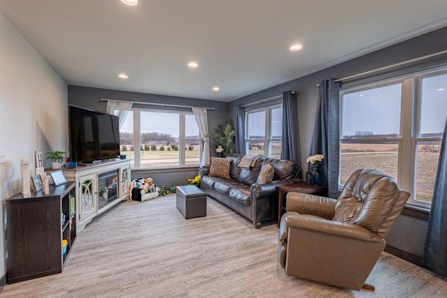 W15168 ROSENOW LANE, Wittenberg, WI 54499