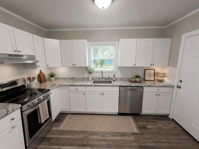 805 17th Avenue N, Texas City, TX 77590