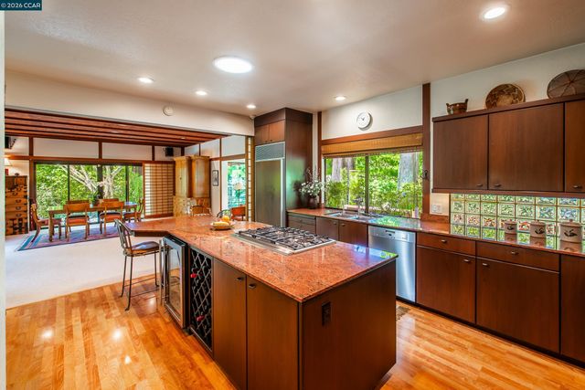 1038 Pine Ln, Lafayette, CA 94549