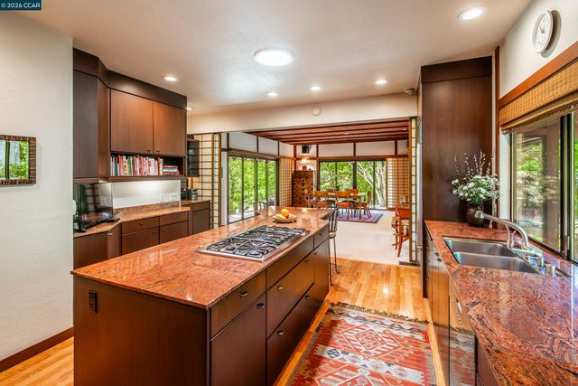 1038 Pine Ln, Lafayette, CA 94549