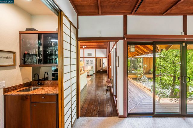 1038 Pine Ln, Lafayette, CA 94549