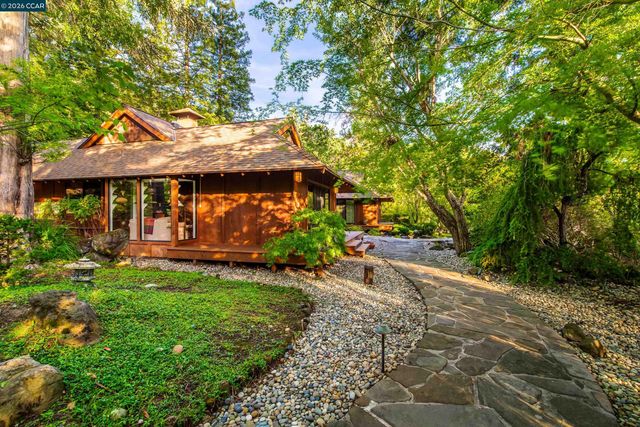 1038 Pine Ln, Lafayette, CA 94549