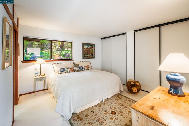 1038 Pine Ln, Lafayette, CA 94549