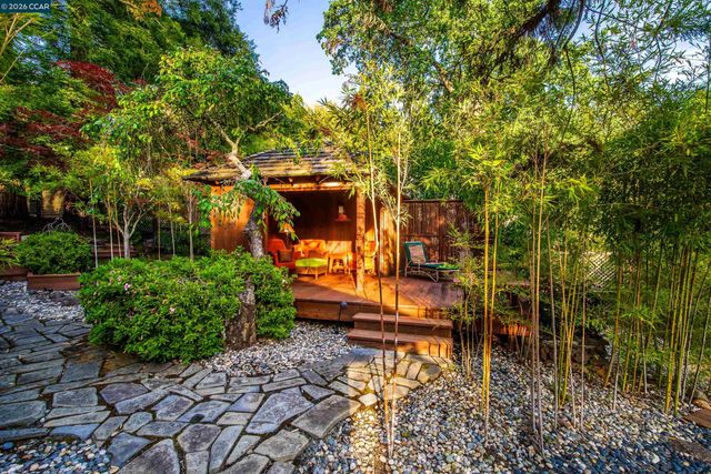 1038 Pine Ln, Lafayette, CA 94549