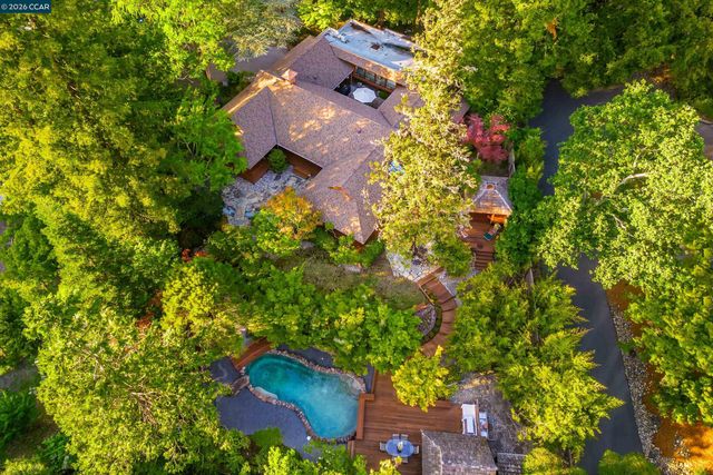 1038 Pine Ln, Lafayette, CA 94549