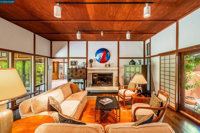 1038 Pine Ln, Lafayette, CA 94549
