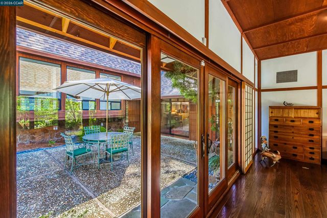 1038 Pine Ln, Lafayette, CA 94549