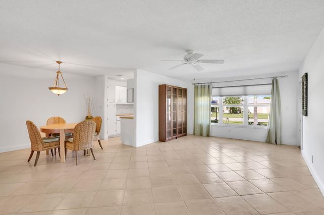 250 High Point Court B, Boynton Beach, FL 33435