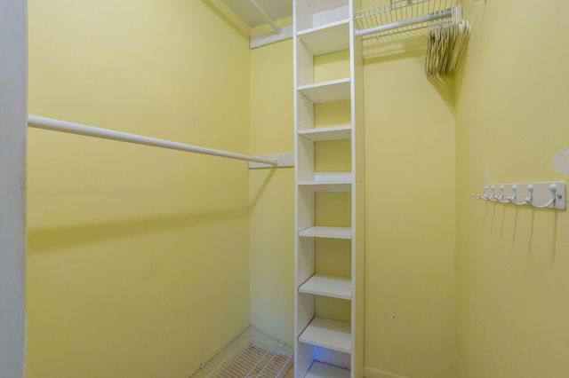 250 High Point Court B, Boynton Beach, FL 33435