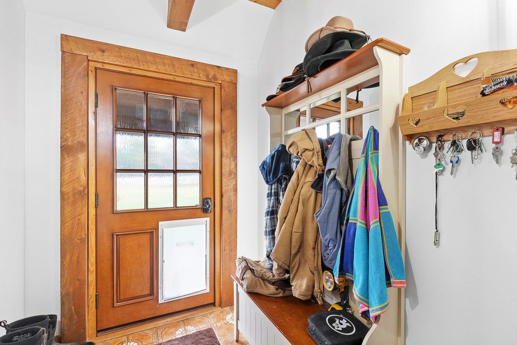 1862 Mountain Meadow Lane, Victor, MT 59875 photo 11