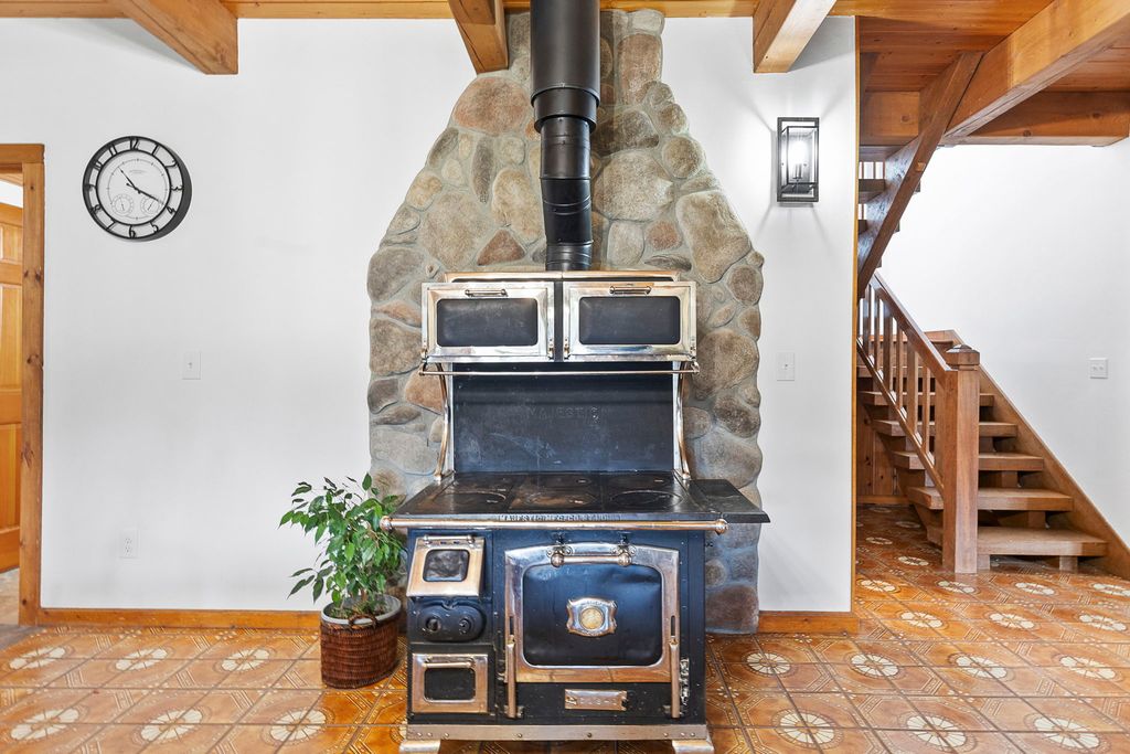 1862 Mountain Meadow Lane, Victor, MT 59875 photo 18