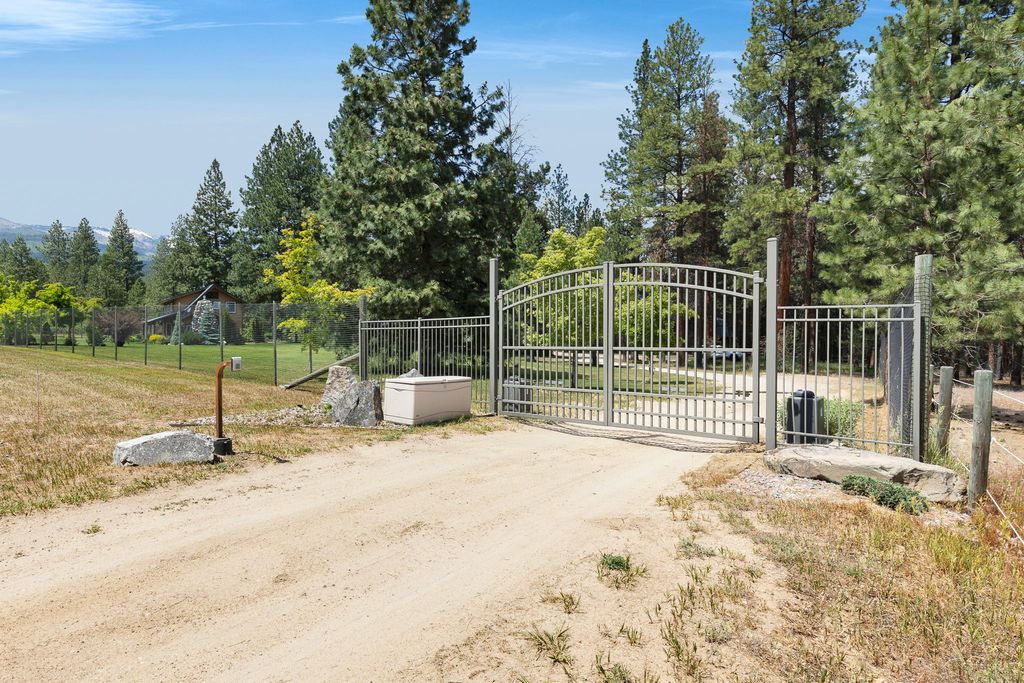 1862 Mountain Meadow Lane, Victor, MT 59875 photo 4