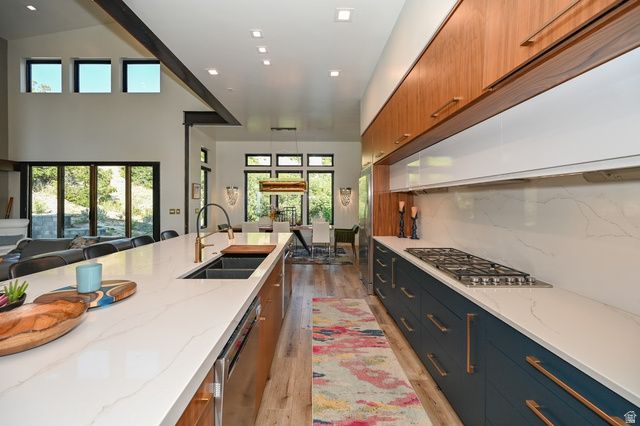 3381 E 9980 S, Sandy, UT 84092