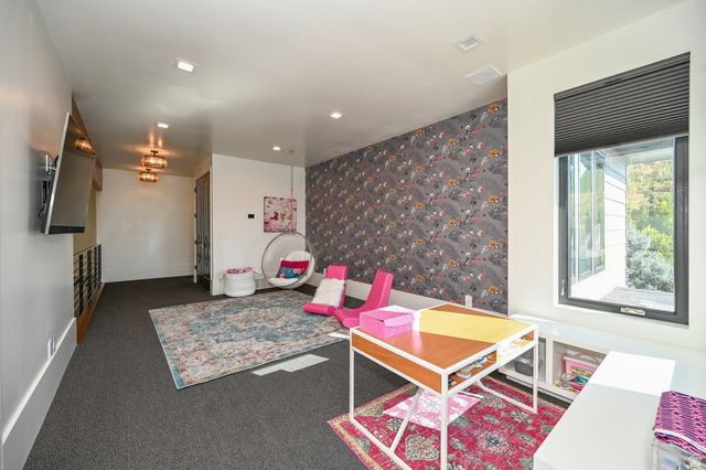 3381 E 9980 S, Sandy, UT 84092