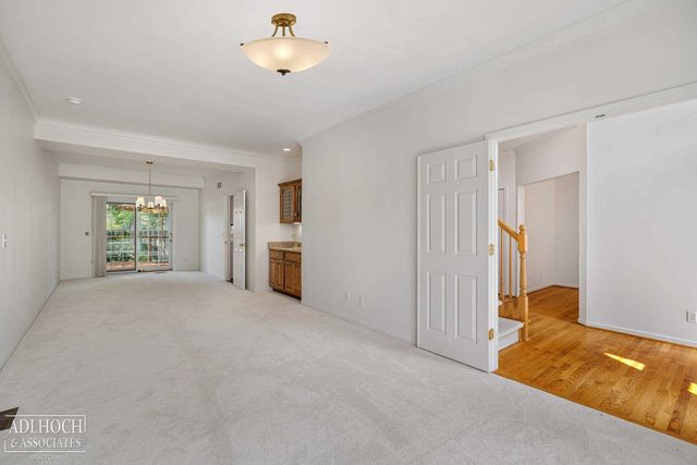 21473 Goethe Street, Grosse Pointe Woods, MI 48236