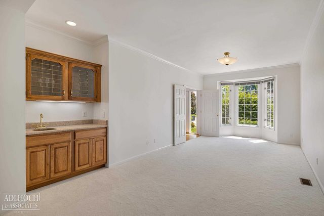 21473 Goethe Street, Grosse Pointe Woods, MI 48236