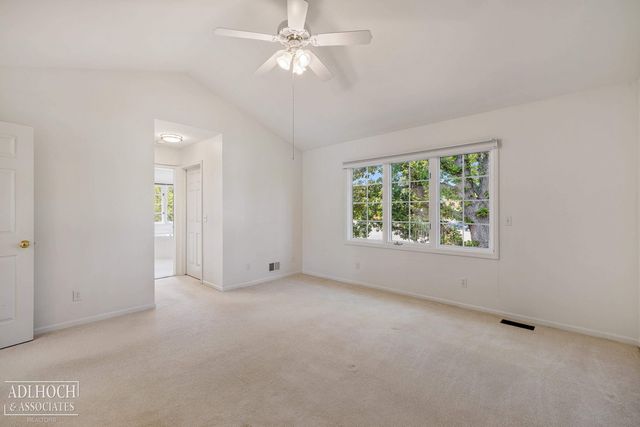 21473 Goethe Street, Grosse Pointe Woods, MI 48236