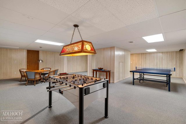 21473 Goethe Street, Grosse Pointe Woods, MI 48236