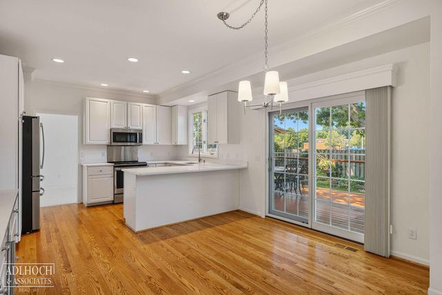 21473 Goethe Street, Grosse Pointe Woods, MI 48236