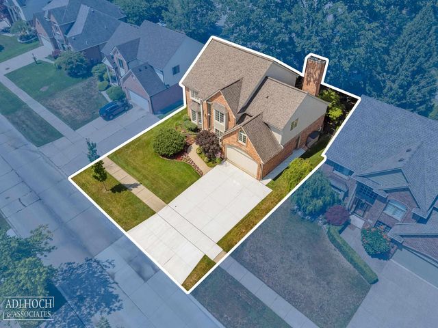 21473 Goethe Street, Grosse Pointe Woods, MI 48236