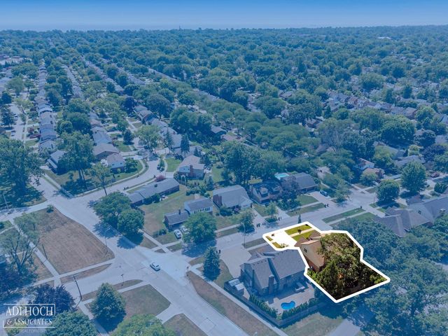 21473 Goethe Street, Grosse Pointe Woods, MI 48236