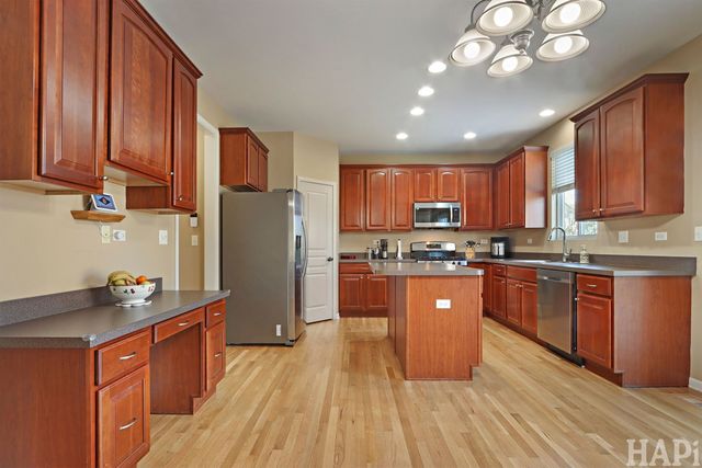 430 Tuscany Drive, Algonquin, IL 60102