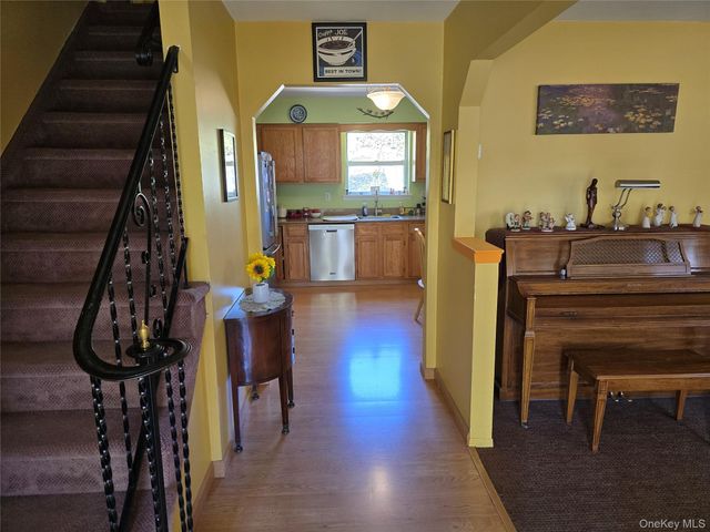 92 Hawthorne Street, Mastic, NY 11950