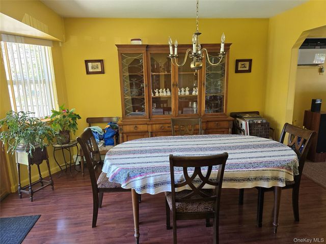 92 Hawthorne Street, Mastic, NY 11950
