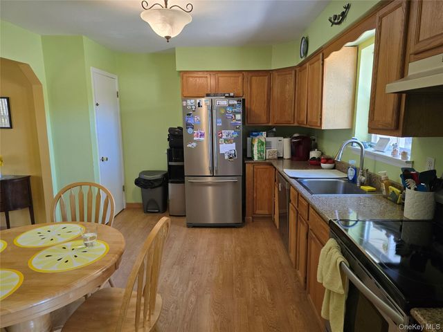 92 Hawthorne Street, Mastic, NY 11950