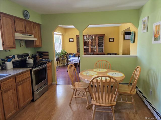 92 Hawthorne Street, Mastic, NY 11950
