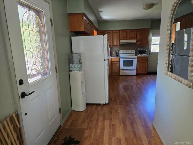 92 Hawthorne Street, Mastic, NY 11950