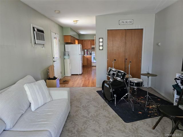 92 Hawthorne Street, Mastic, NY 11950