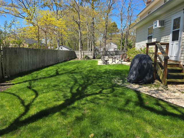 92 Hawthorne Street, Mastic, NY 11950