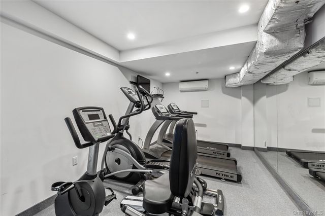 43-12 214th Place 3E, Bayside, NY 11361