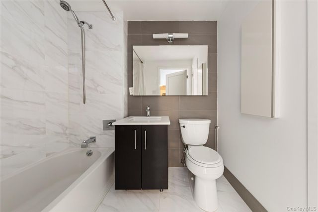43-12 214th Place 3E, Bayside, NY 11361