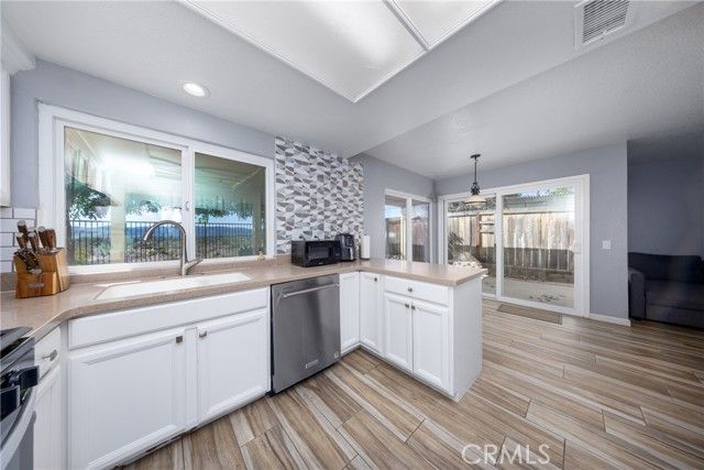 39749 Almansa Court, Murrieta, CA 92562