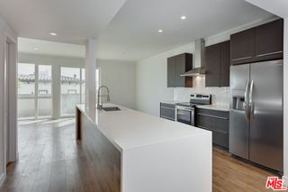 12320 MONTANA Avenue 203, Los Angeles, CA 90049