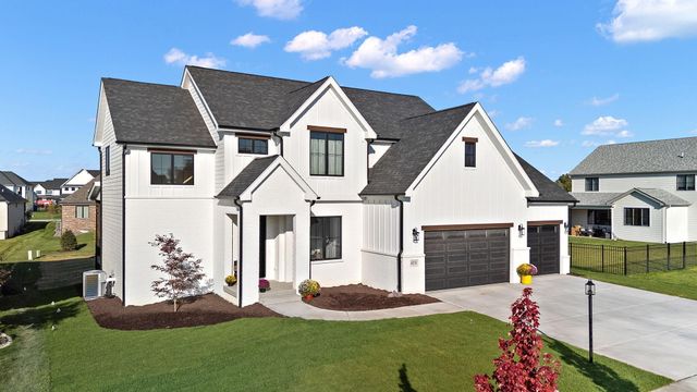 9701 Sweetspire Avenue, St. John, IN 46373