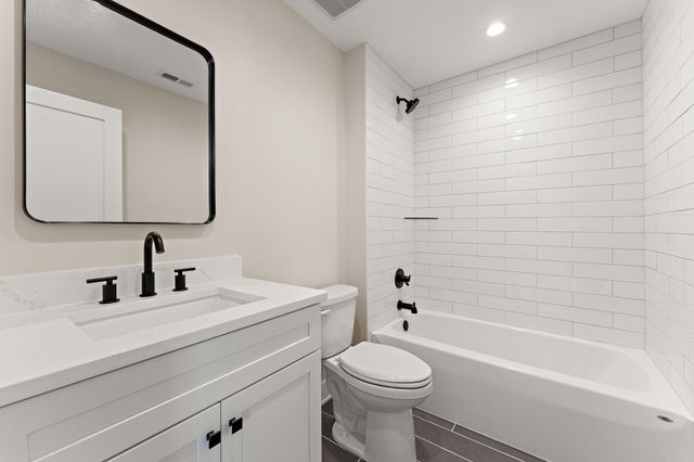 9701 Sweetspire Avenue, St. John, IN 46373
