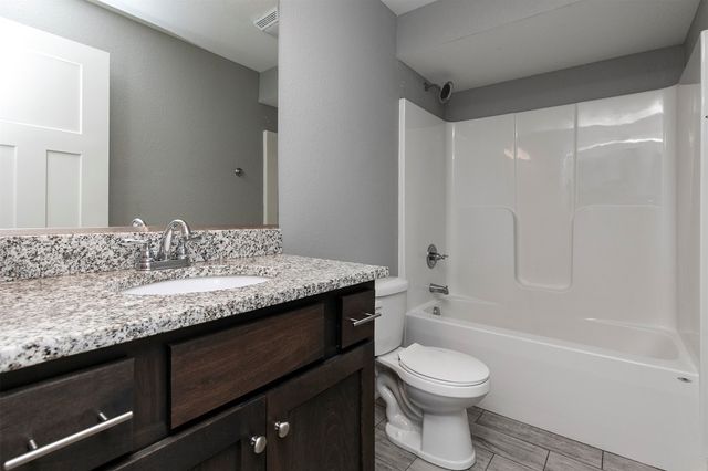 2017 NE Heritage Drive, Grimes, IA 50111