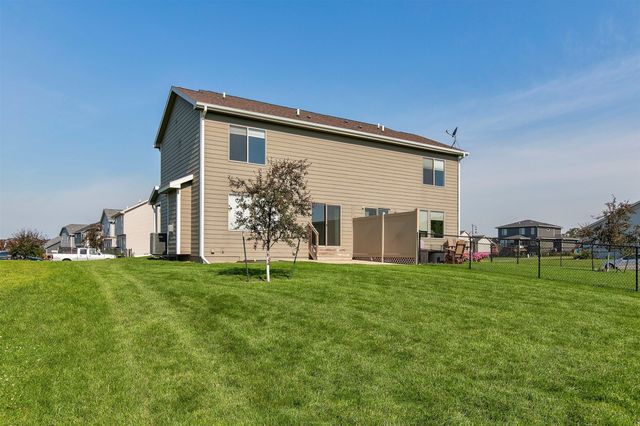 2017 NE Heritage Drive, Grimes, IA 50111
