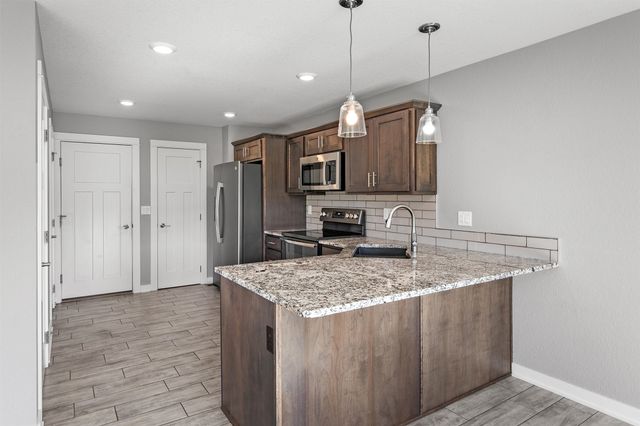 2017 NE Heritage Drive, Grimes, IA 50111