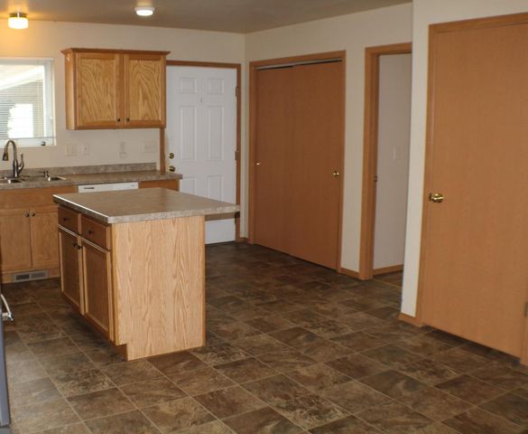 1860 Neal COURT, Green Bay, WI 54302