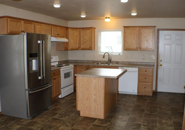 1860 Neal COURT, Green Bay, WI 54302