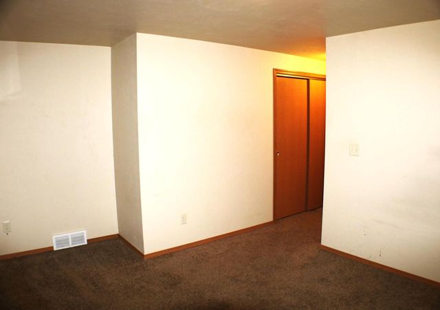 1860 Neal COURT, Green Bay, WI 54302