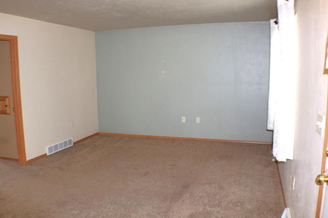 1860 Neal COURT, Green Bay, WI 54302